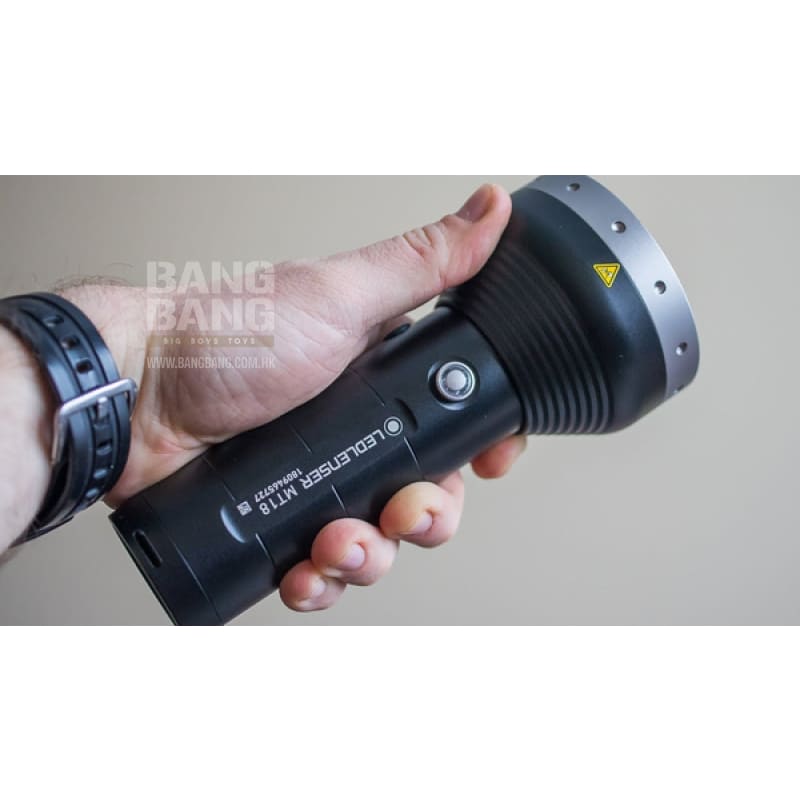 Ledlenser® mt18 rechargeable outdoor flashlight flash light